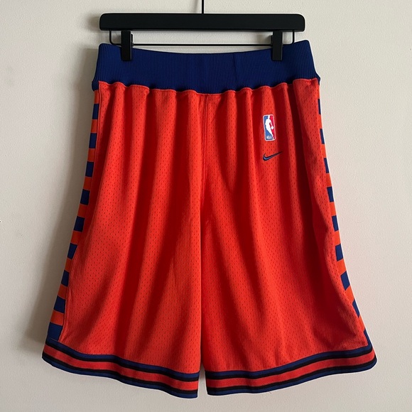 knicks shorts nike